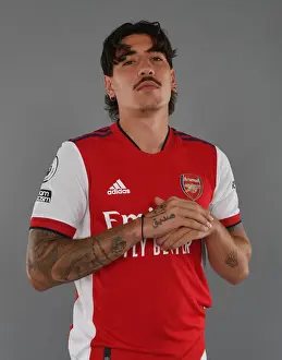 Hector Bellerin Gears Up for Arsenal's 2021-22 Season at London Colney Training Ground