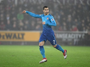 Henrikh Mkhitaryan in Action: Arsenal vs. Swansea City, Premier League 2017-18
