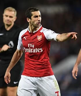 Leicester City v Arsenal 2017-18 Collection: Henrikh Mkhitaryan: In Action Against Leicester City, Premier League 2017-18
