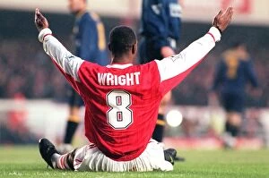 Wright Ian Collection: Ian Wright: Arsenal's Legendary Striker