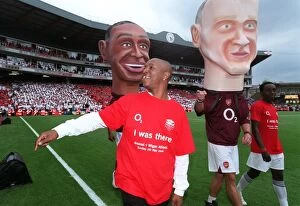 Arsenal v Wigan 2005-06 Collection: Ian Wright (Ex Arsenal) on the legends parade. Arsenal 4: 2 Wigan Athletic