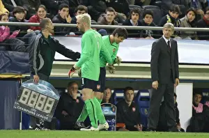 Villarreal V Arsenal 2008-9 Prints: Injured Arsenal goalkeeper Manuel Almunia is replaced