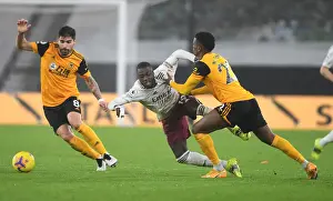 Intense Battle: Pepe vs Wolves Defense - Tenacious Tackles