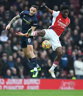 Intense Face-Off: Sambi vs Brownhill in Arsenal vs Burnley Premier League Clash