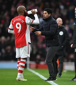 Arsenal V Brentford 2021-22 Prints: Intense Moment: Arteta and Lacazette in Focus at Arsenal vs. Brentford