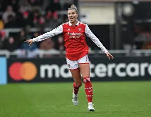 Intense Moment: Steph Catley in Action for Arsenal Women vs Everton Women at the FA WSL (December 2022)
