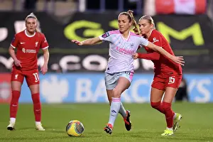 Intense Rivalry: Waelti vs. Lundgaard Battle in Liverpool Women vs. Arsenal Women's Super League Match
