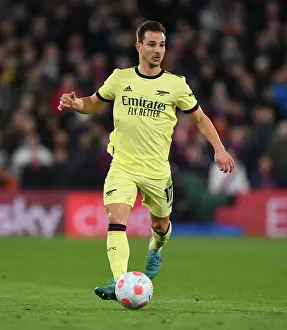 Intense Showdown: Cedric of Arsenal vs Crystal Palace in Premier League