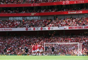 Arsenal v Inter Milan 2007-08 Gallery: Inter Milan free kick