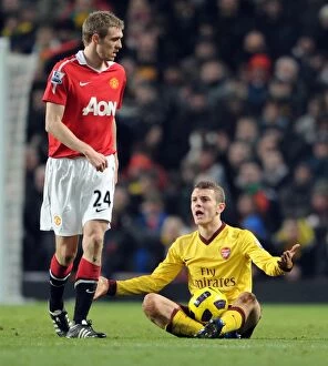 Images Dated 13th December 2010: Jack Wilshere (Arsenal) Darren Fletcher (Man Utd). Manchester United 1: 0 Arsenal