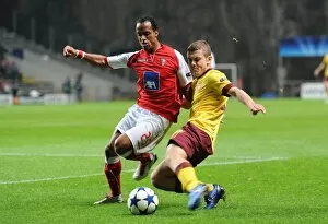 Jack Wilshere (Arsenal) Leandro Salino (Braga). SC Braga 2: 0 Arsenal, UEFA Champions League