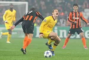 Images Dated 3rd November 2010: Jack Wilshere (Arsenal) Olexiy Gai (Shakhtar). Shakhtar Donetsk 2: 1 Arsenal