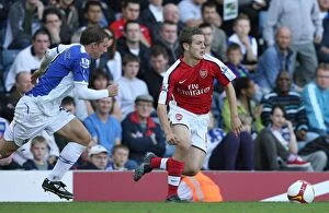 Blackburn Rovers v Arsenal 2008-9 Collection: Jack Wilshere (Arsenal) Stephen Warnock (Blackburn)
