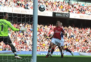 Jack Wilshere scores his 2nd goal Arsenals 3rd past Allan McGregor