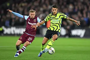Jakub Kiwior vs Jarrod Bowen: A Battle in the Carabao Cup Fourth Round - West Ham United vs Arsenal, 2023-24