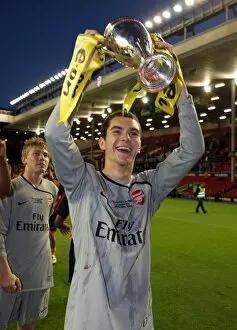 Liverpool v Arsenal 2008-9 Youth Cup Gallery: James Shea (Arsenal) with the youth cup trophy