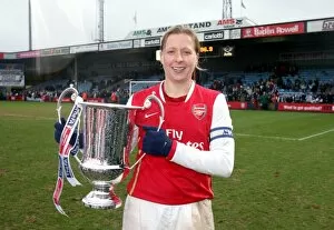 Images Dated 5th March 2007: Jayne Ludlow (Arsenal) with the League Cup Trophy