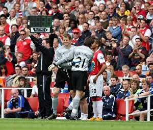 Arsenal v Everton 2007-08 Gallery: Jens Lehmann (Arsenal) comes on as a sub for Lukasz Fabianski (Arsenal)