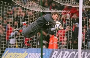 Fulham v Arsenal 2005-6 Collection: Jens Lehmann (Arsenal) warms up before the match. Fulham 0: 4 Arsenal