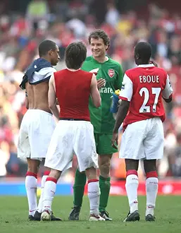 Jens Lehmann, Gilberto, Tomas Rosicky and Emmanuel Eboue celebrate the Arsenal victory