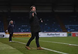 Joe Montemurro Leads Arsenal Women in WSL Clash Against Reading FC