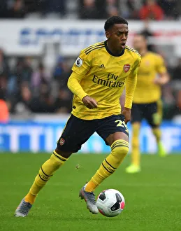 Joe Willock in Action: Arsenal vs. Newcastle United - Premier League Clash (2019-20)