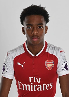 Joe Willock at Arsenal First Team Photocall (2017-18)