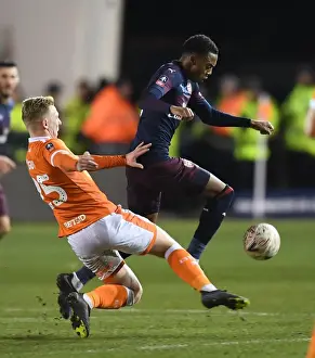 Joe Willock Breaks Past Blackpool's Jordan Thompson in FA Cup Third Round Clash
