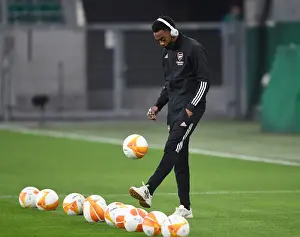 Joe Willock Gears Up for Rapid Vienna Showdown in Europa League