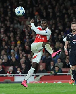 Images Dated 24th November 2015: Joel Campbell in Action: Arsenal vs. Dinamo Zagreb, UEFA Champions League 2015-16