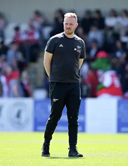 Jonas Eidevall Leads Arsenal Women's Team Warm-Up Ahead of FA WSL Clash Against Aston Villa