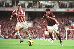 Images Dated 8th November 2005: Jose Reyes (Arsenal) Alan Stubbs (Sunderland). Arsenal 3: 1 Sunderland
