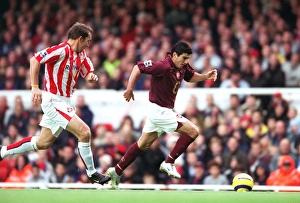 Images Dated 8th November 2005: Jose Reyes (Arsenal) Alan Stubbs (Sunderland). Arsenal 3: 1 Sunderland