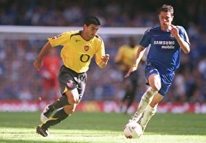 Chelsea v Arsenal - Comm Shield 2005-06 Collection: Jose Reyes (Arsenal) Asier Del Horno (Chelsea). Arsenal 1: 2 Chelsea