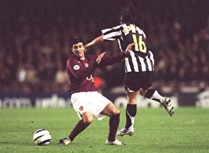Arsenal v Juventus 2005-6 Gallery: Jose Reyes (Arsenal) Mauro Camoranesi (Juve). Arsenal 2: 0 Juventus