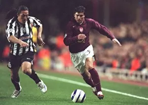 Images Dated 31st March 2006: Jose Reyes (Arsenal) Mauro Camoranesi (Juve). Arsenal 2: 0 Juventus