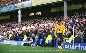 Everton v Arsenal 2005-06 Collection: Jose Reyes (Arsenal) prepares to take a corner