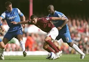 Arsenal v Birmingham 2005-6 Gallery: Jose Reyes (Arsenal) under pressure from Matthew Upson and Olivier Tibily (Birmingham)