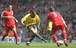 Images Dated 2nd April 2007: Julio Baptista (Arsenal) Daniel Agger and Javier Mascherano (Liverpool)