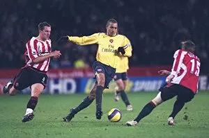 Images Dated 2nd January 2007: Julio Baptista (Arsenal) Phil Jagielka and Rob Kozluk (Sheff Utd)