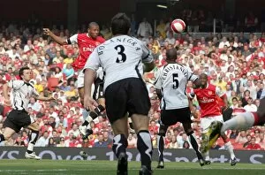 Images Dated 29th April 2007: Julio Baptista scores Arsenals 1st goal