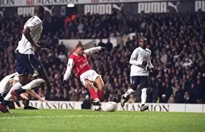 Tottenham Hotspur v Arsenal (Carling Cup) 2006-07 Collection: Julio Baptista scores his and Arsenals 2nd goal