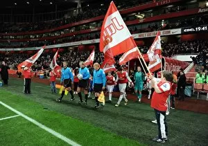 Arsenal v Wigan Athletic - Carlin Cup 2010-11 Collection: The Junior Gunners do a guard of honour as the teams walk out. Arsenal 2: 0 Wigan Athletic