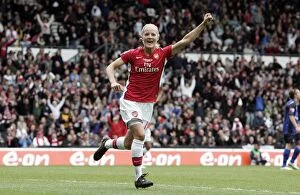 Images Dated 4th May 2009: Katie Chapman celebrates scoring Arsenals 1st goal