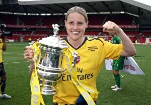 Images Dated 8th May 2007: Kelly Smith (Arsenal) with the FA Cup Trophy