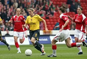 Images Dated 8th May 2007: Kelly Smith (Arsenal) Maria Bertelli (Charlton)