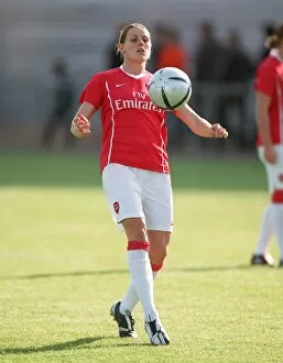 Images Dated 22nd September 2006: Kelly Smith (Arsenal) warms up before the match