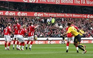 Arsenal Ladies v Charlton - FA Cup Final 2006-07 Collection: Kelly Smith scores Arsenals and her 1st goal from a free kick