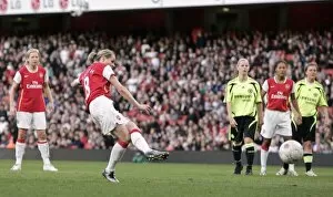 Arsenal Ladies v Chelsea 2007-8 Collection: Kelly Smith scores Arsenals 2nd goal from the penalty spot