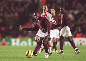 Arsenal v Ajax 2005-6 Collection: Kerrea Gilbert (Arsenal) Steven Pienaar (Ajax). Arsenal 0: 0 Ajax